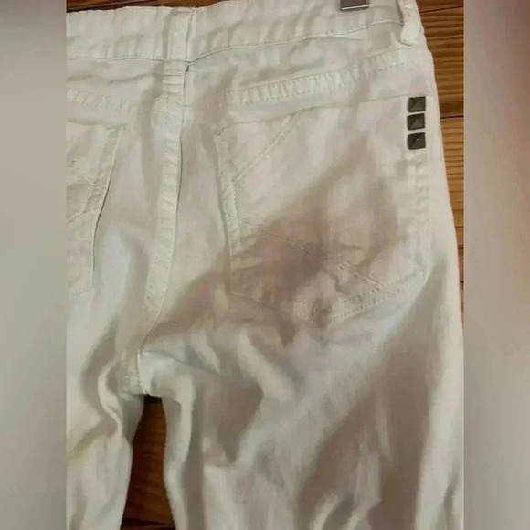 Kardashian Kollection The Kourtney Jean​​​ - Picture 5 of 7